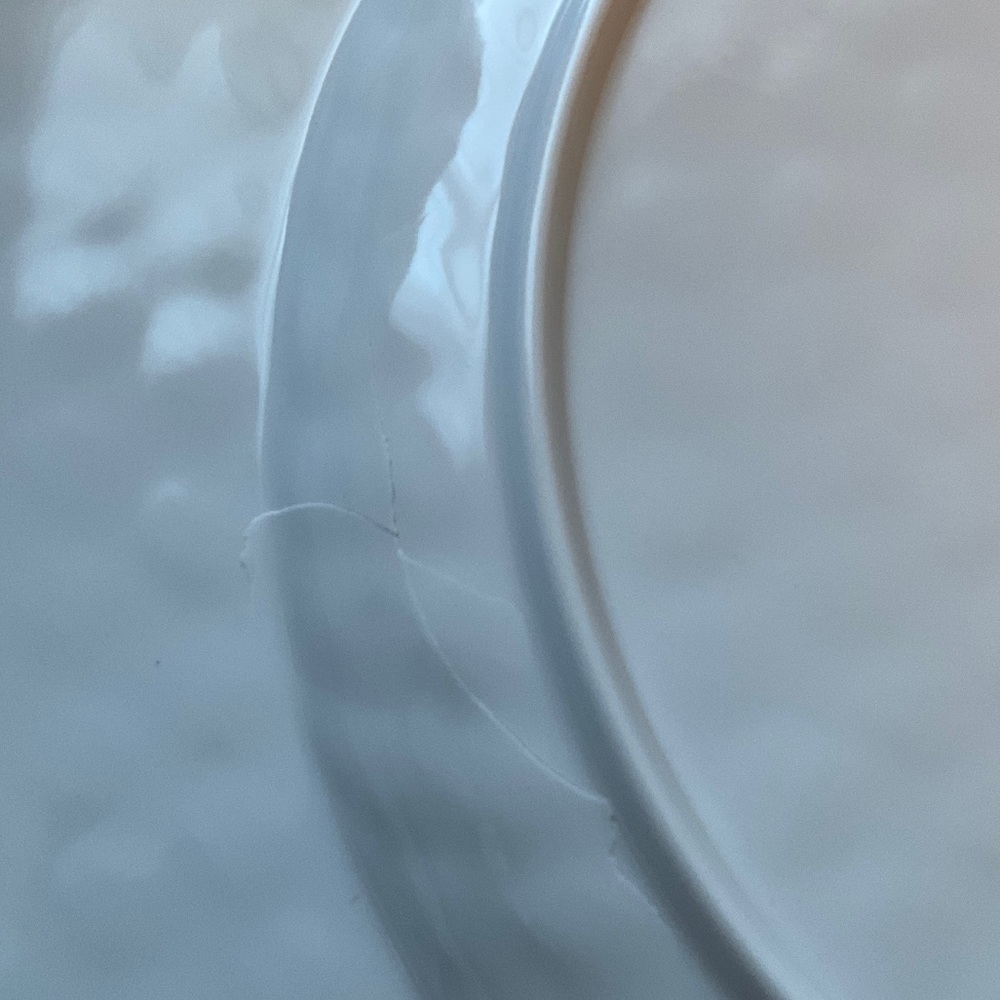 Gingham Pattern Dinnerware Set - Picture 8 of 9